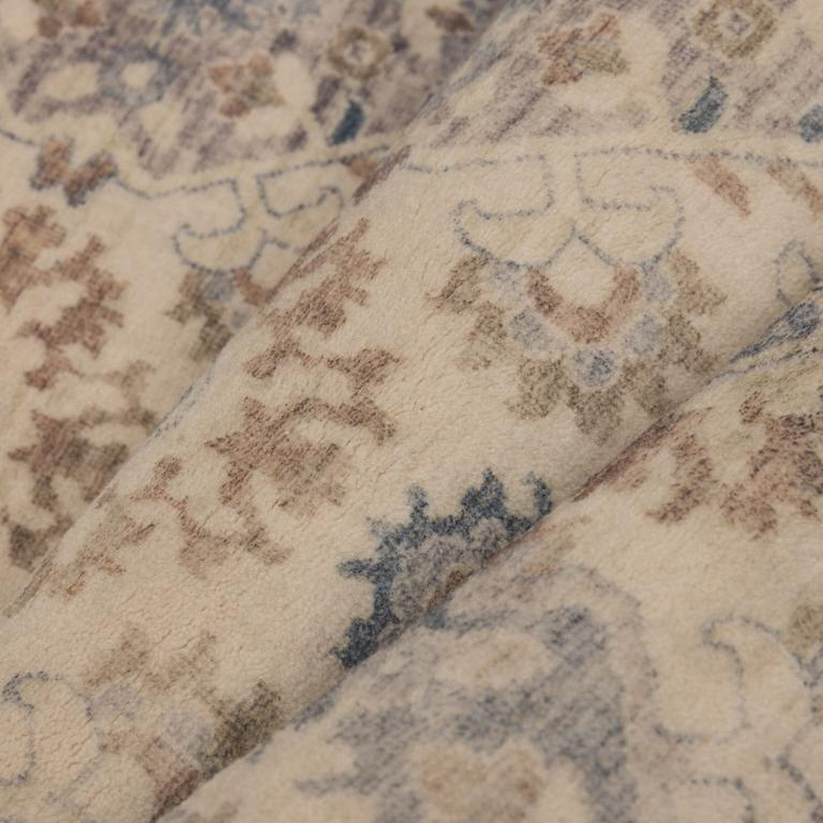 Tapis Moissac, coloris beige et gris, motif 2, la matière de près