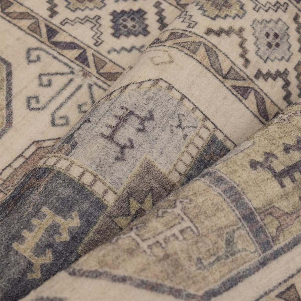Tapis Moissac, coloris beige et gris, motif 1, la matière de près