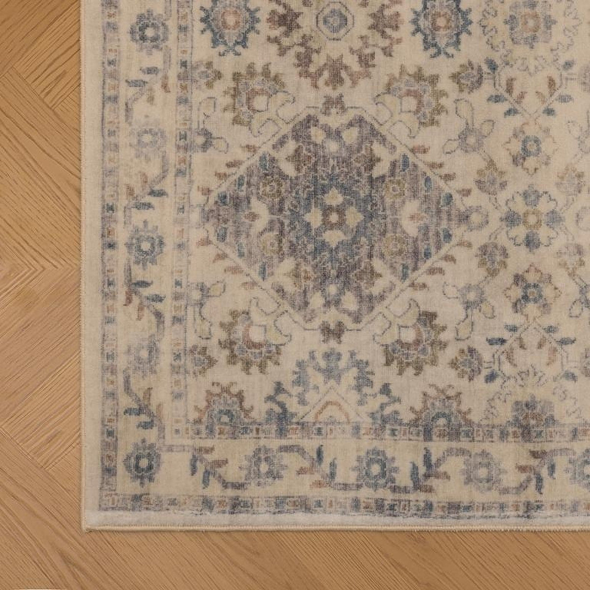Tapis Moissac, coloris beige et gris, motif 2, le bord de près