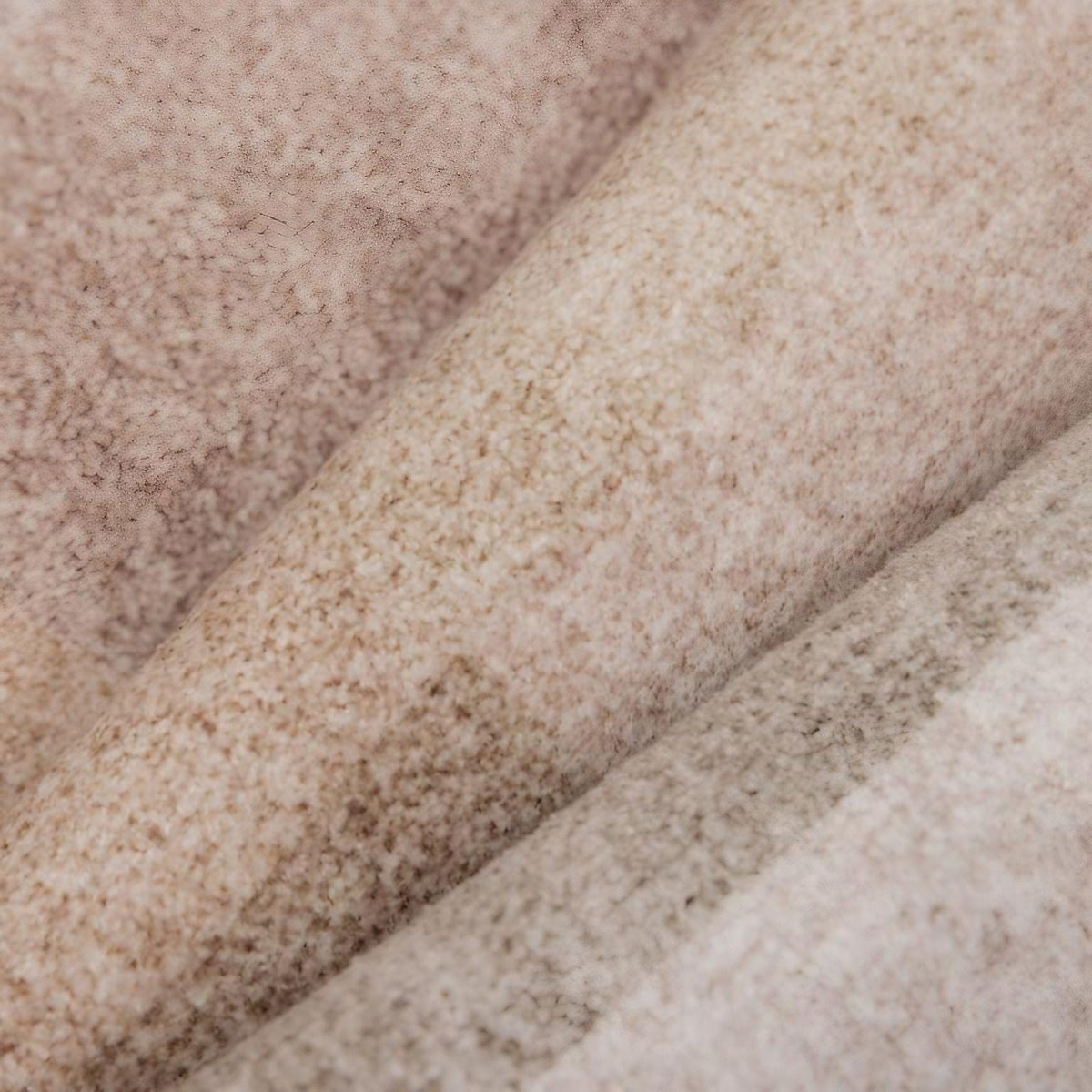 Tapis Albi beige et brun, la matière de près